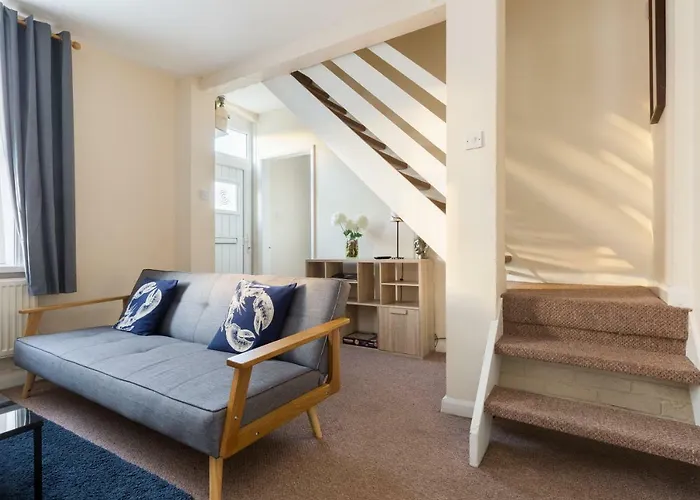 Well Presented 2 Bedroom House - Sleeps Four
